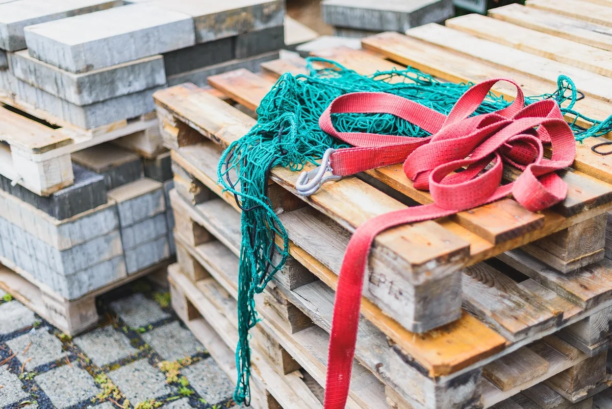 Construire une cabane pour enfants avec des palettes de bois en 2026 : guide pratique